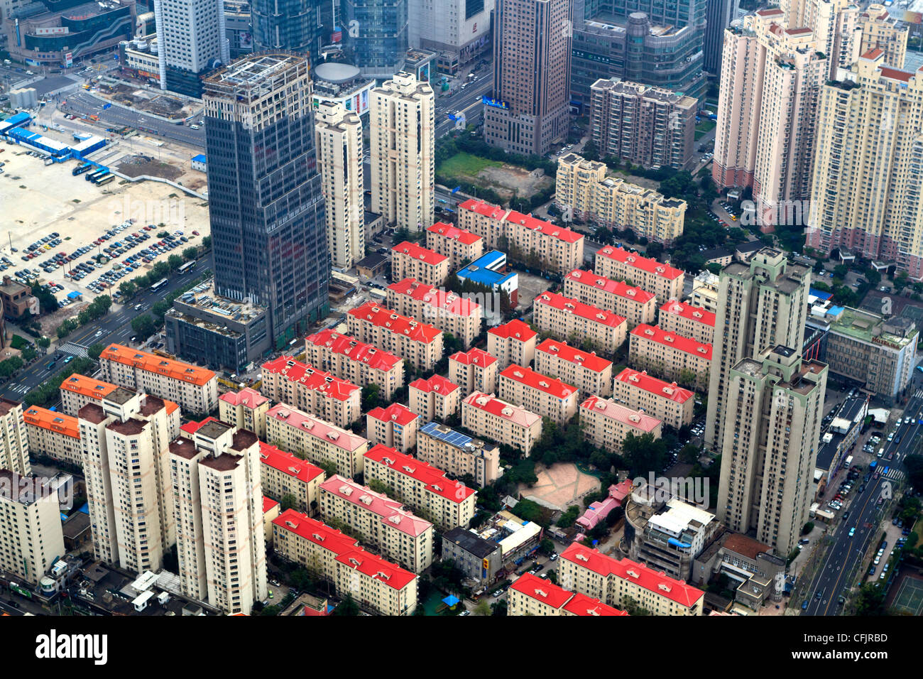 Vue d'urbanisation élevé dans le développement de Pudong, Shanghai, Chine, Asie Banque D'Images