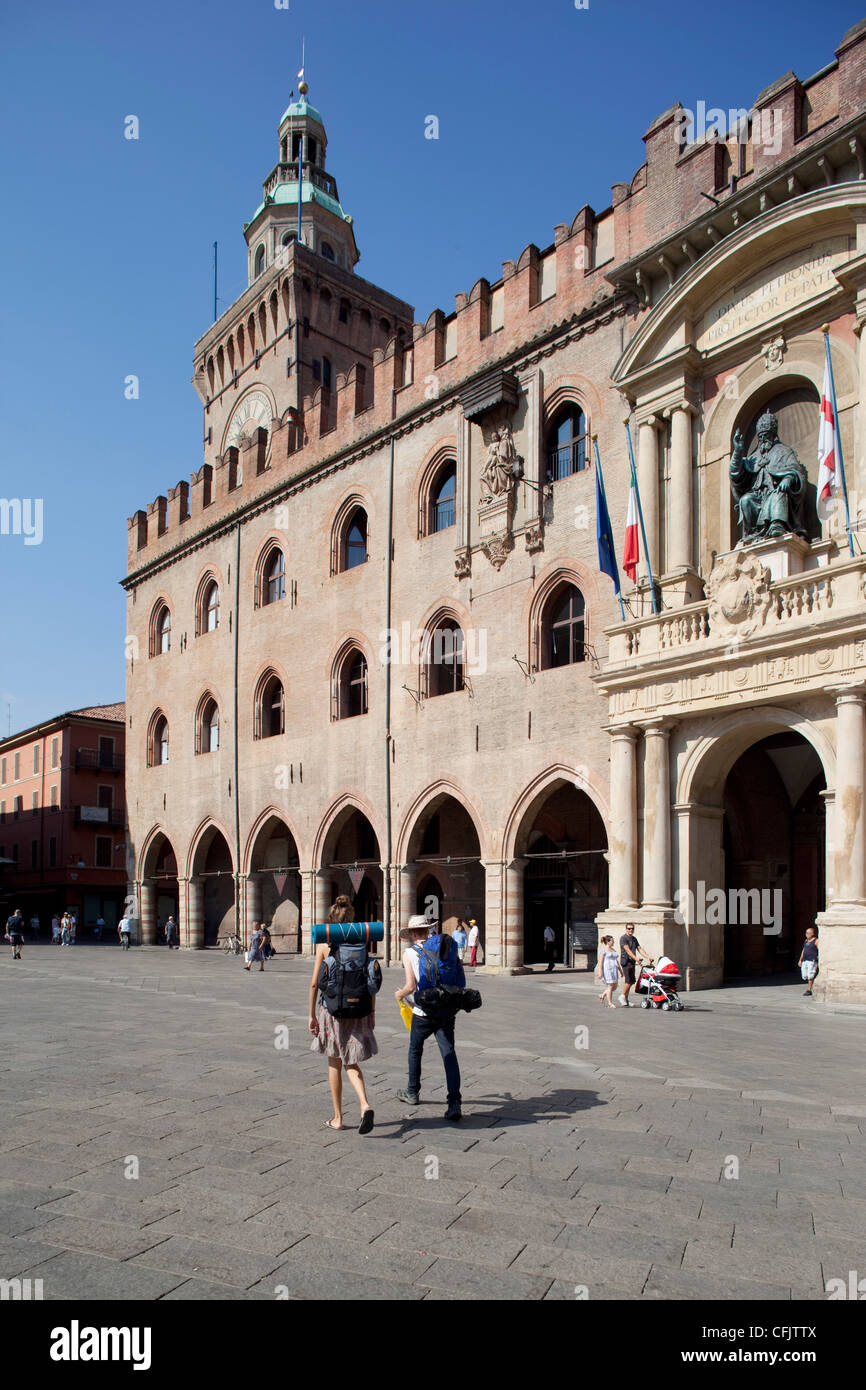 Palazzo D'Accursio (Palazzo Comunale) (Hôtel de Ville), la Piazza Maggiore, Bologne, Emilie-Romagne, Italie, Europe Banque D'Images