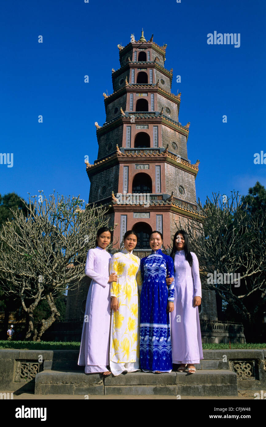 La pagode de Thien Mu (Pagode de la Dame Céleste), le Vietnam, l'Indochine, l'Asie du Sud-Est, Asie Banque D'Images