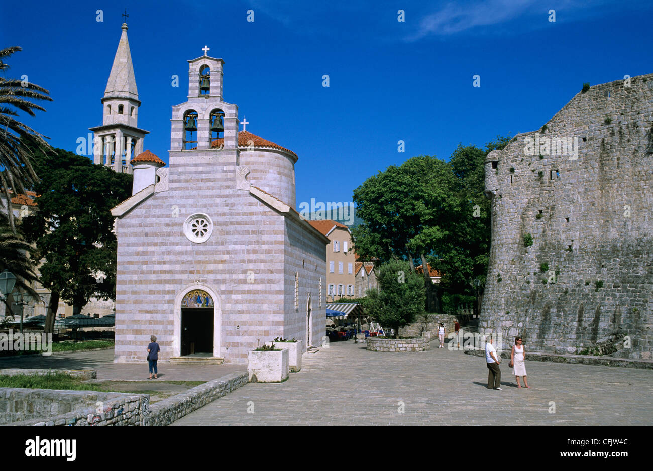 Sveti Trojice (sainte trinité) Église et les murs de la Citadelle, vieille ville, Budva, la Riviera de Budva, Monténégro, Europe Banque D'Images