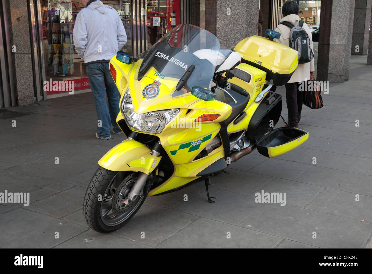 Un London Ambulance Service moto paramédic, Londres, Royaume-Uni. Banque D'Images