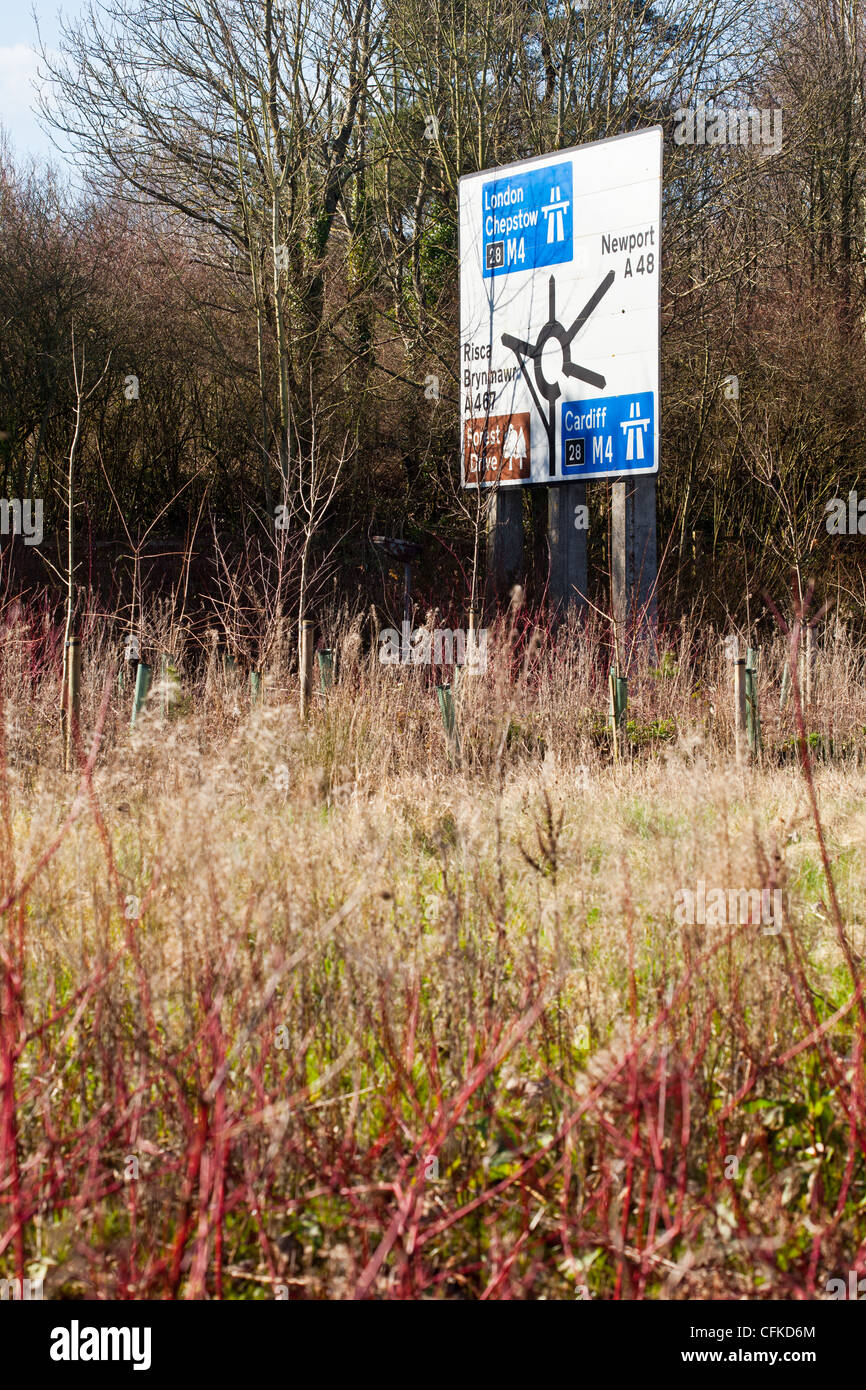 Rond point indiquant l'autoroute Banque D'Images