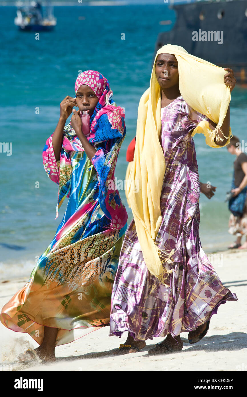 Traditional swahili dress Banque de photographies et d'images à haute  résolution - Alamy