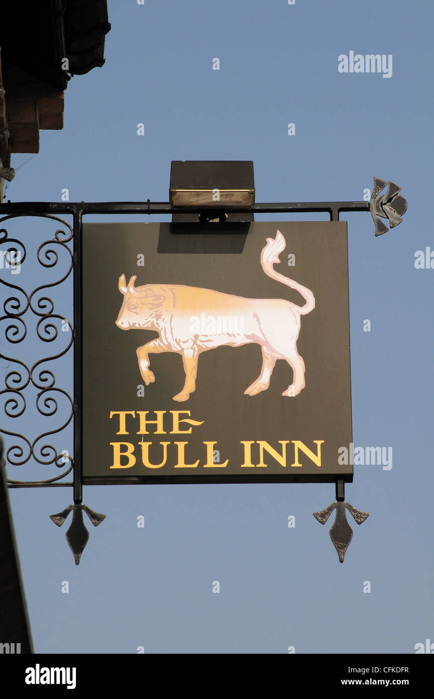 Signe pour le Bull Inn Chichester Banque D'Images