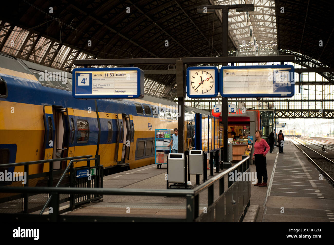 La gare internationale d'Amsterdam Hollande Pays-bas Europe EU Banque D'Images