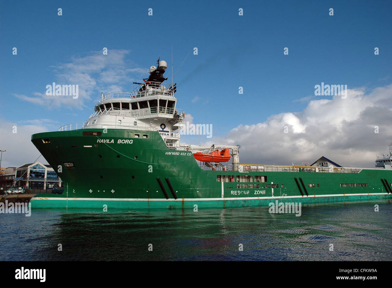 Les grandes industries navire dans le port à Kristiansund, Norvège Banque D'Images