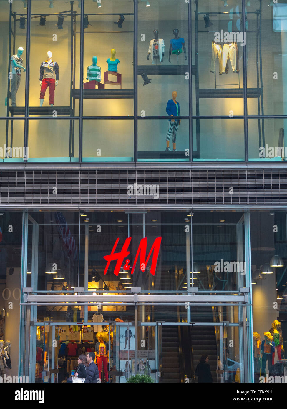 Magasin H & M à Times Square NYC Banque D'Images