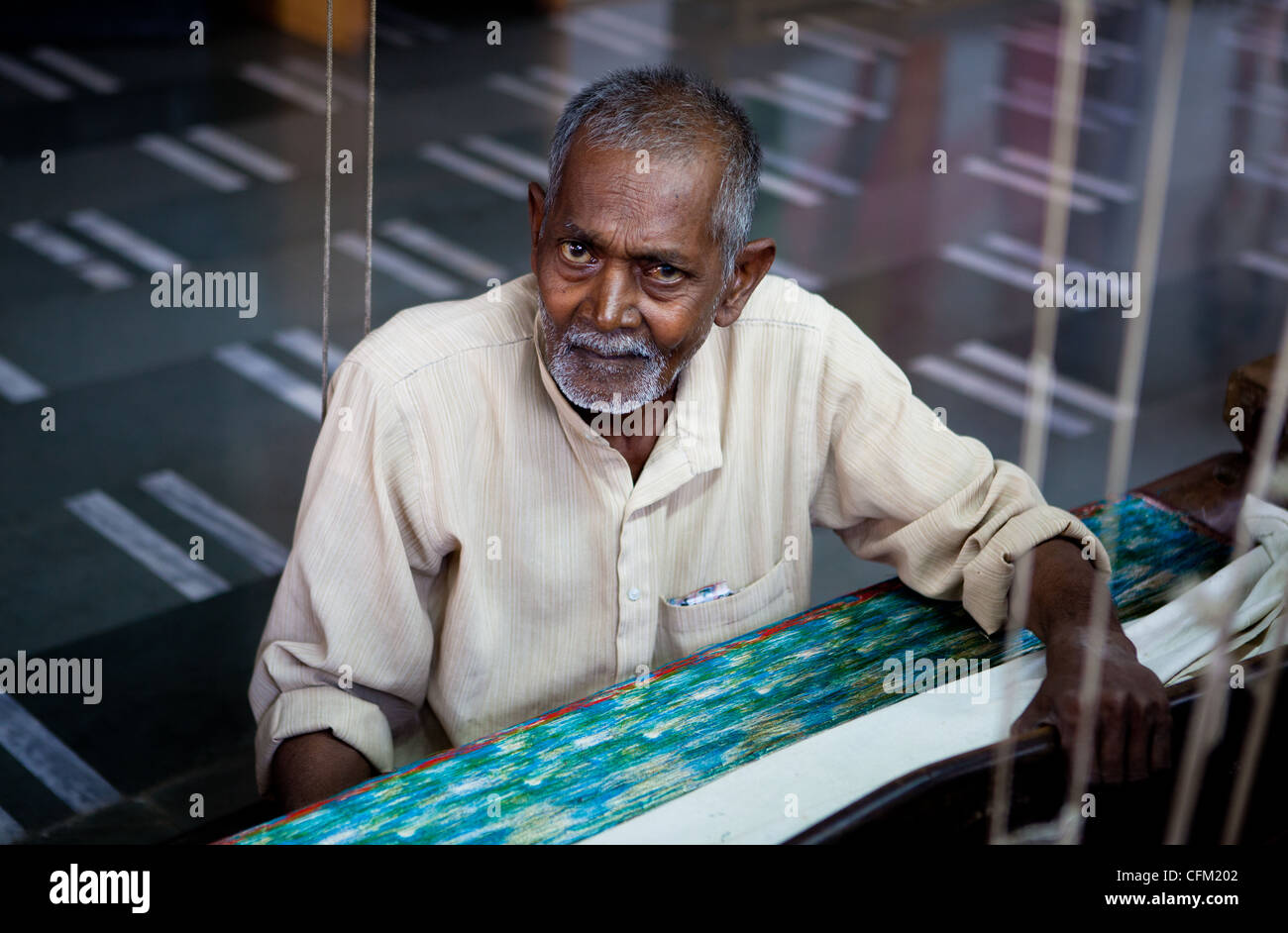 Portrait d'une soie indienne weaver Banque D'Images