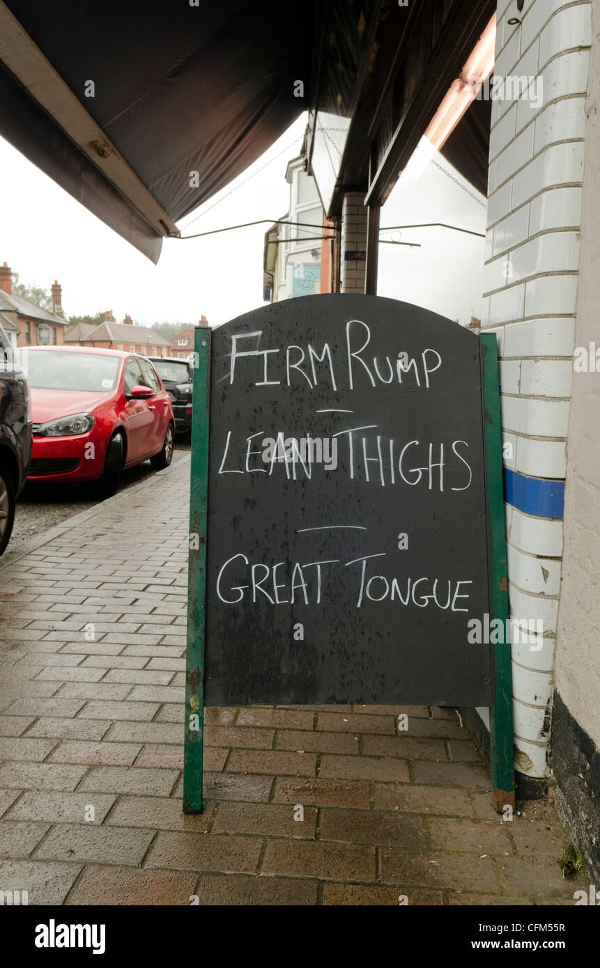 Fun Humour Tableau Affiche A L Exterieur Une Boucherie A Buckinghamshire Bucks Uk Photo Stock Alamy
