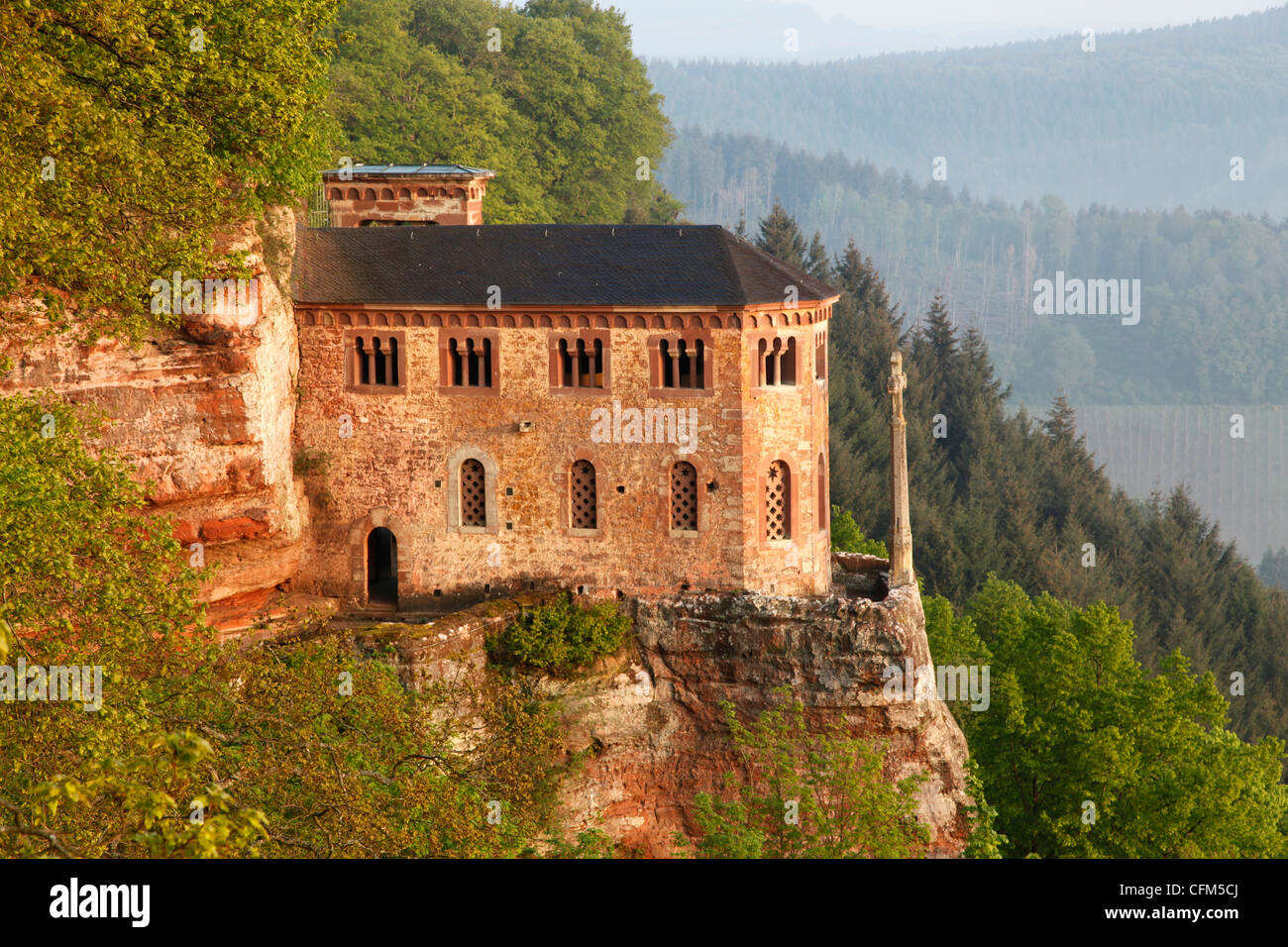 Klause (Ermitage) à ferme du parc, la vallée de la Sarre, Rhénanie-Palatinat, Allemagne, Europe Banque D'Images