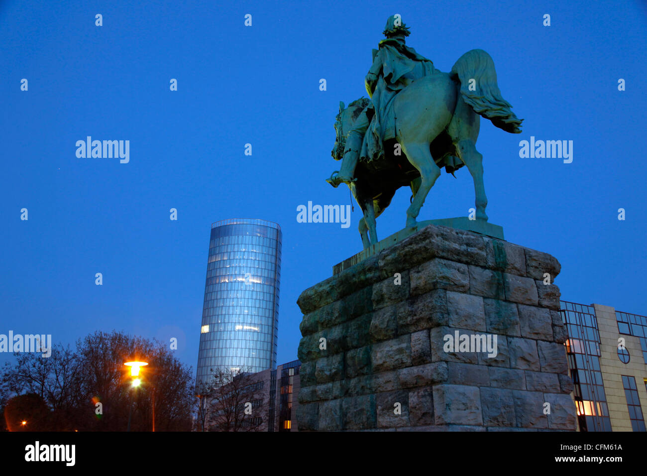 Kolntriangle Tower, Cologne, Rhénanie du Nord-Westphalie, Allemagne, Europe Banque D'Images Kolntriangle Tower, Cologne, Rhénanie du Nord-Westphalie, Allemagne, Europe Banque D'Images