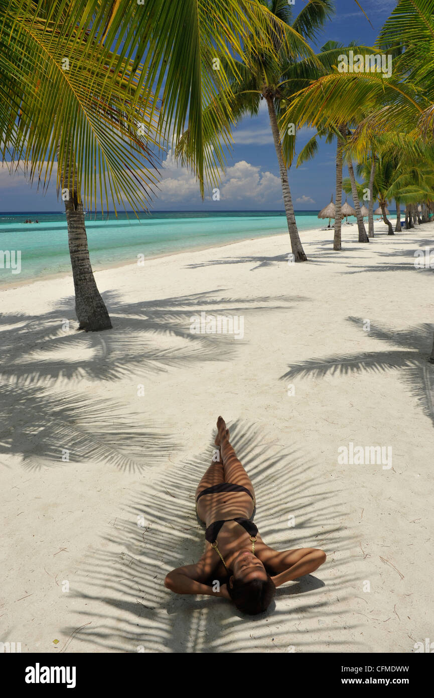 Scène de plage, Panglao, Bohol, Philippines, Asie du Sud, Asie Banque D'Images