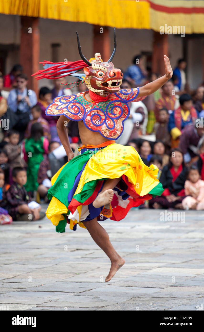 Les moines masqués, danse traditionnelle Wangdue Phodrang (Wangdi), Bhoutan, Asie Banque D'Images