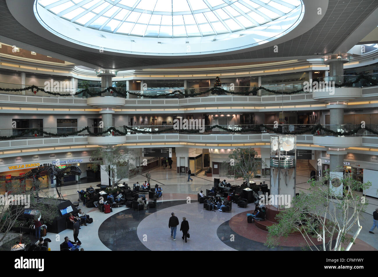 L'atrium à Atlanta International Airport. Banque D'Images