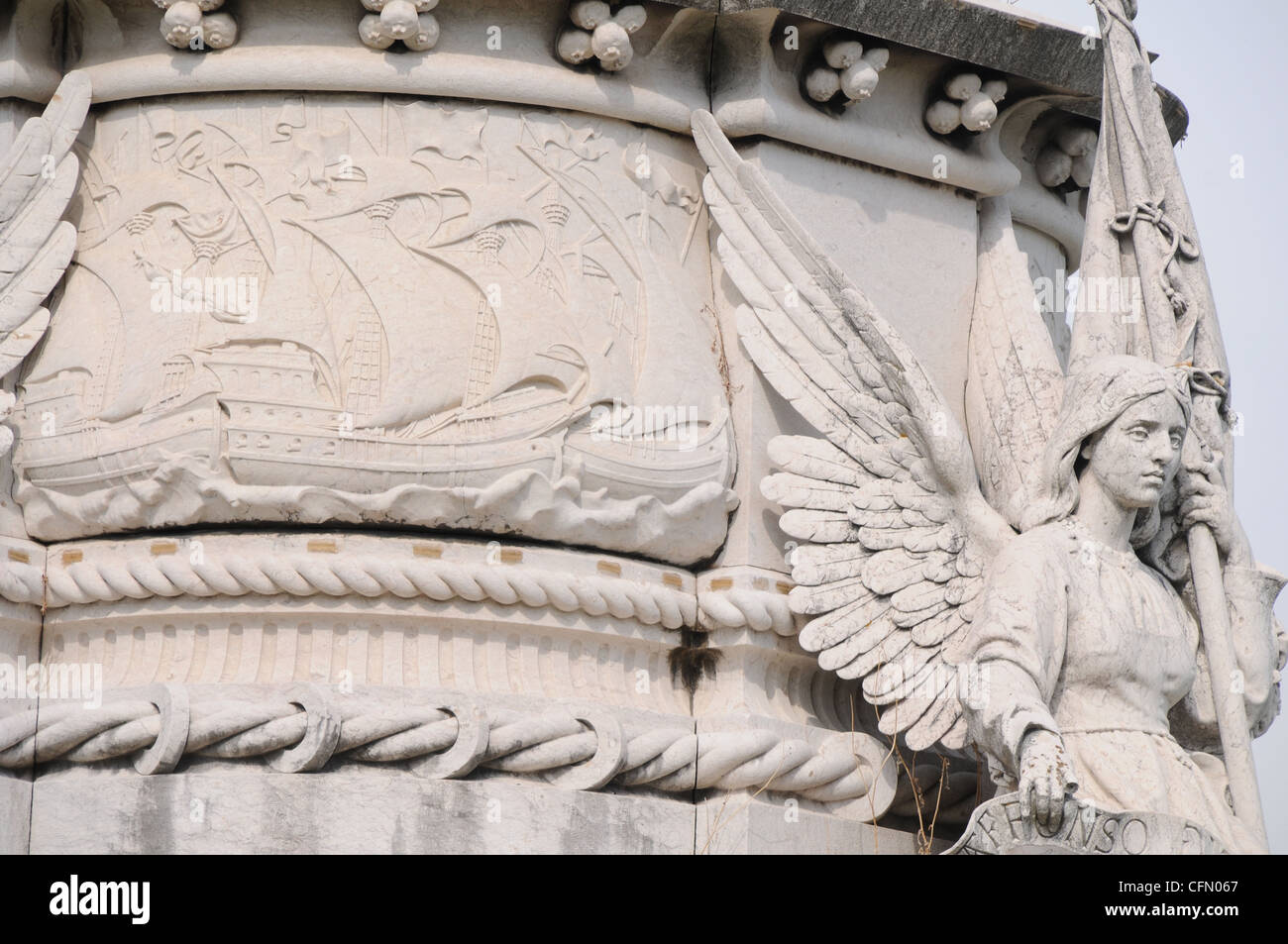 Mosteiro dos Jerónimos é um mosteiro manuelino, monumentale testemunho da riqueza dos Descobrimentos portugueses. Situation-se em Bel Banque D'Images