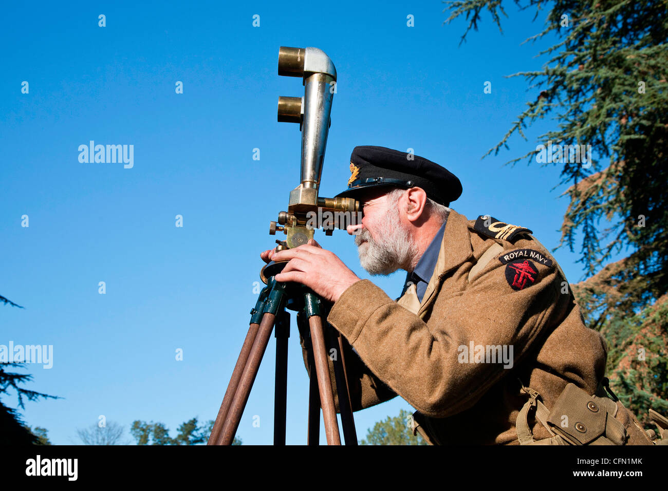 Démonstration de 2e guerre mondiale périscope sur le terrain militaire à l'histoire vivante fayre Banque D'Images
