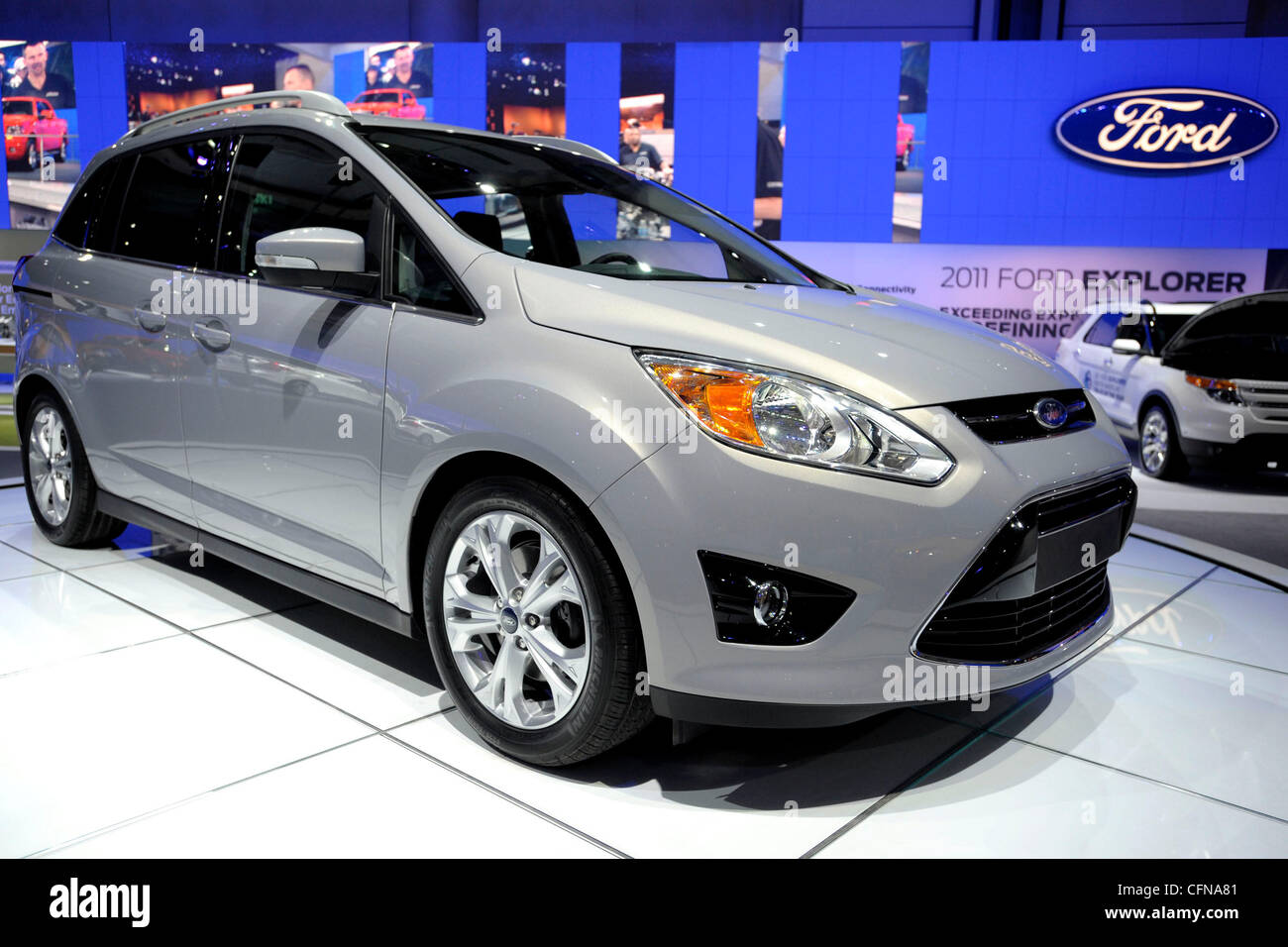 Ford C-Max 2011 Le Salon international canadien Aperçu du média Day qui a eu lieu au Metro Toronto Convention Centre. Toronto, Canada - 17.02.11 Banque D'Images