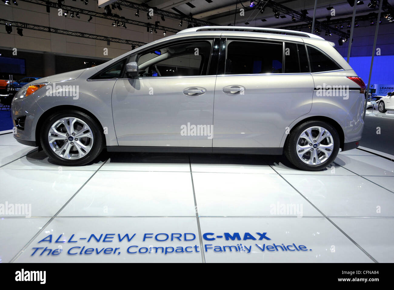 Ford C-Max 2011 Le Salon international canadien Aperçu du média Day qui a eu lieu au Metro Toronto Convention Centre. Toronto, Canada - 17.02.11 Banque D'Images
