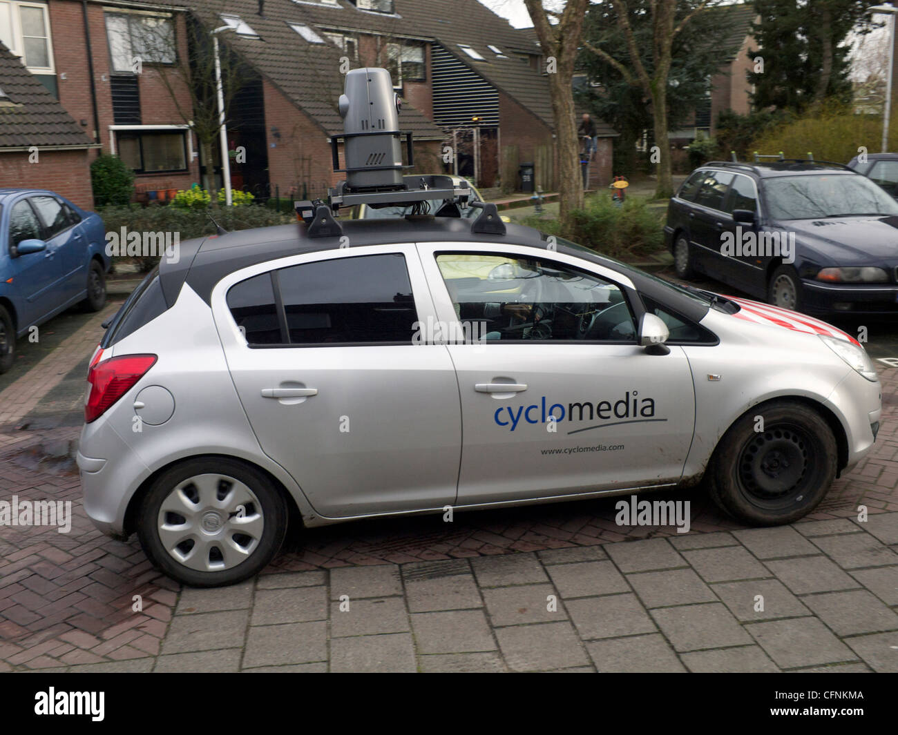 Cyclomedia voiture caméra roulant dans quartier résidentiel à Hilversum aux Pays-Bas Banque D'Images