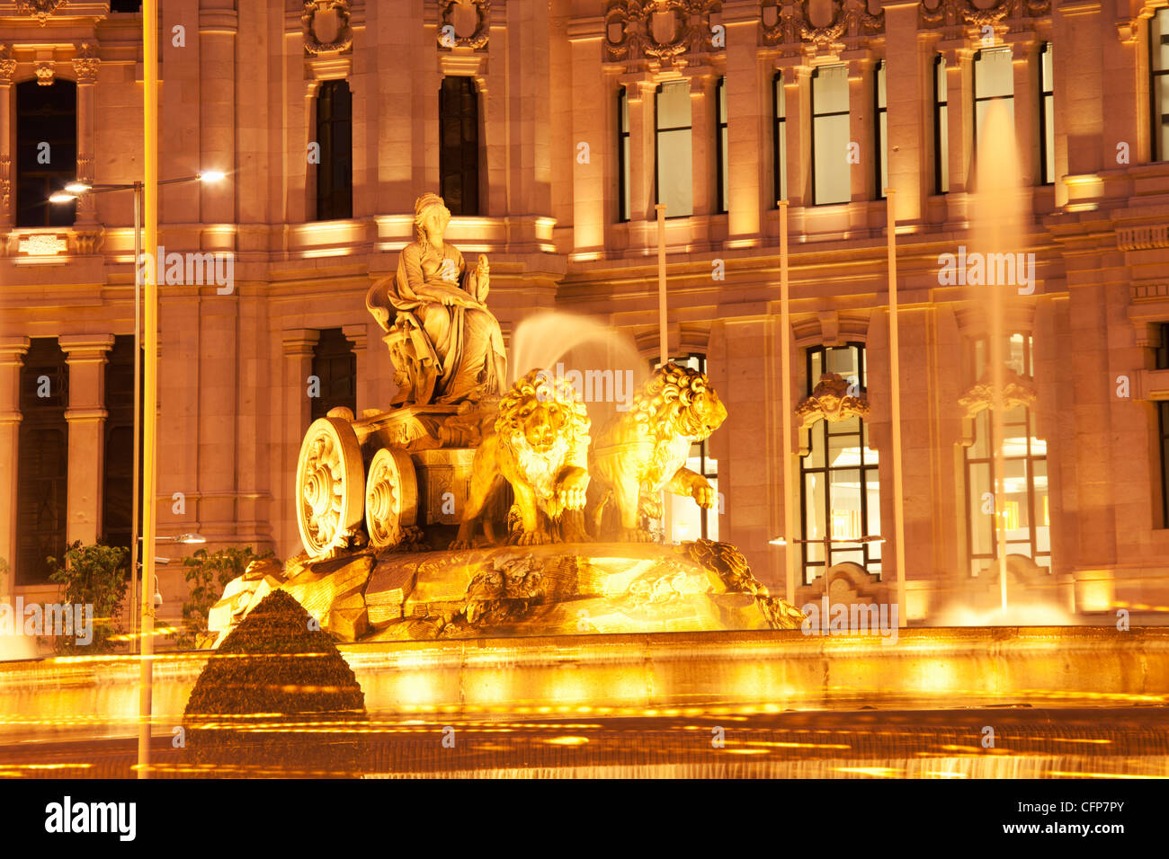 La Plaza de Cibeles avec Fuente de Cibele, Madrid, Spain, Europe Banque D'Images