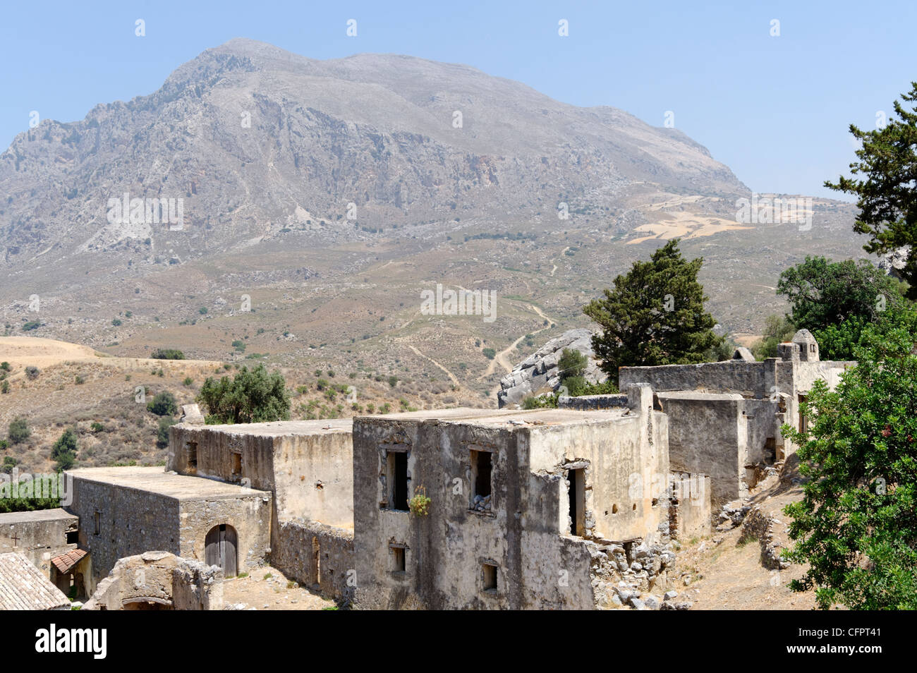 Preveli. La Crète. La Grèce. Vue de l'abandon de ruines de l'original monastère de Agios Ioannis également connu sous le nom de Kato Preveli qui Banque D'Images