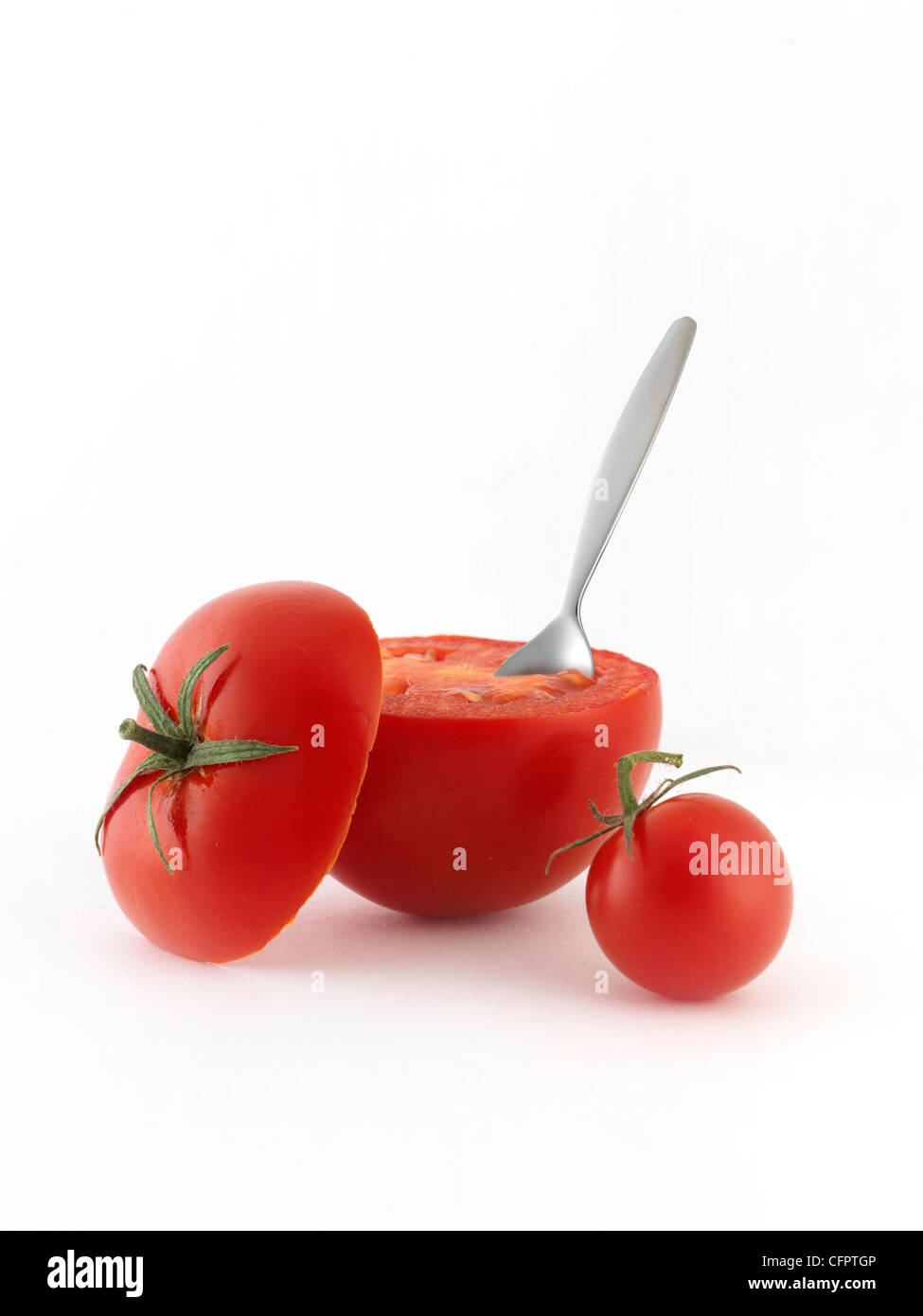 Il s'agit d'un drôle et polyvalent de droit sur les tomates. (En photo studio) Banque D'Images