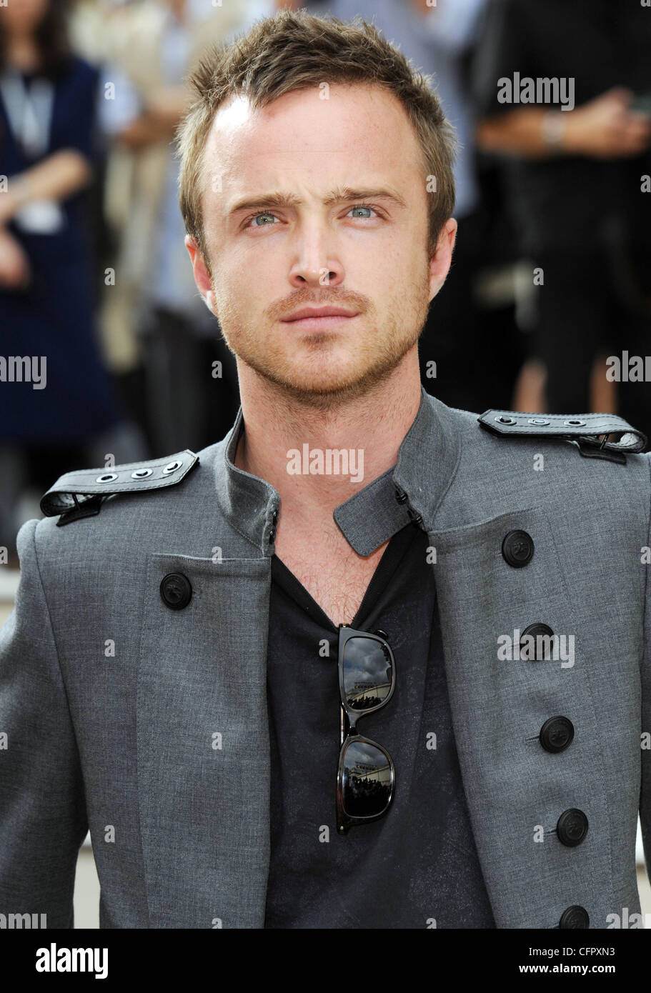Aaron Paul London Fashion Week Spring/Summer 2011 - Arrivées - Burberry London, England - 21.09.10 Banque D'Images