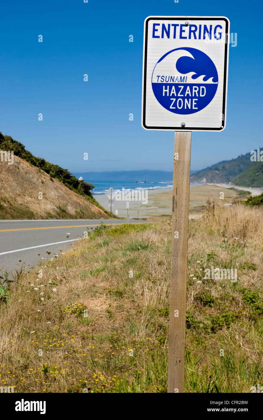 Zone d'alerte aux tsunamis road sign près de Ocean Beach -- vague de port Banque D'Images