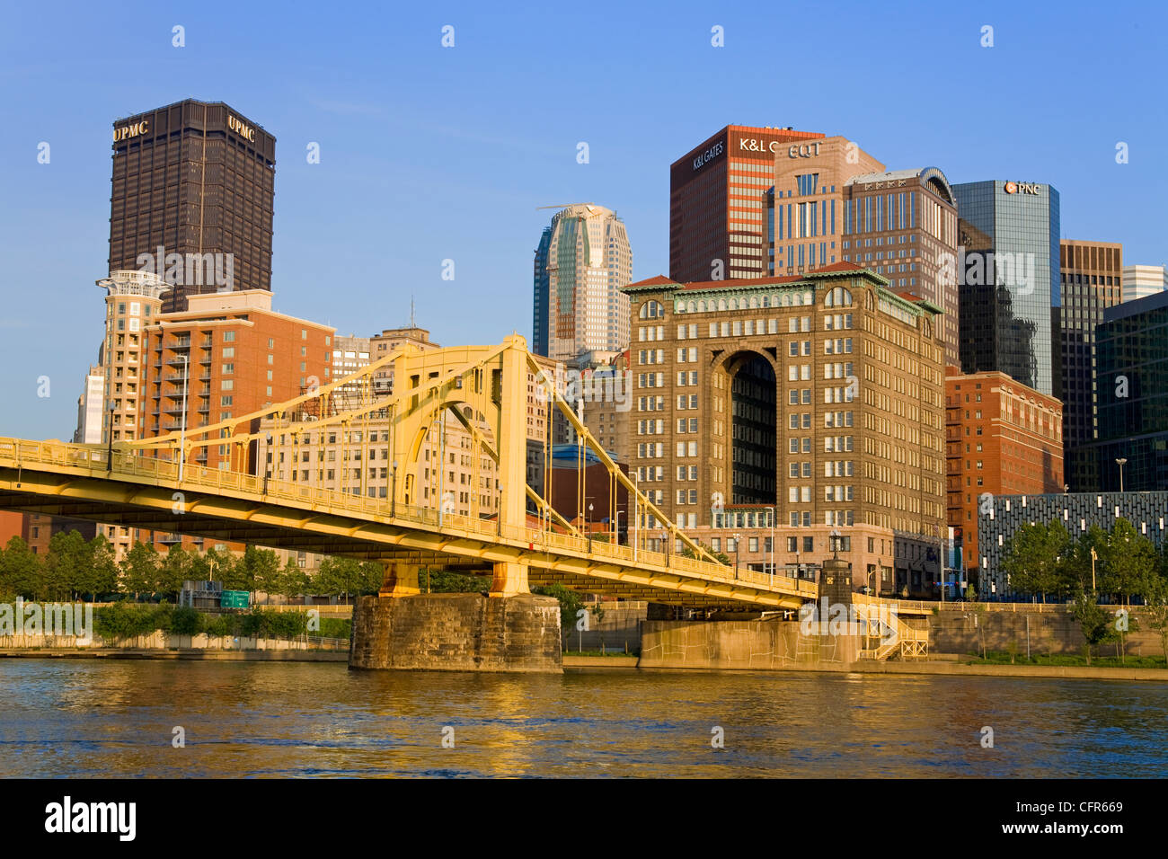Pittsburgh skyline et la rivière Allegheny, Pittsburgh, Pennsylvanie, États-Unis d'Amérique, Amérique du Nord Banque D'Images