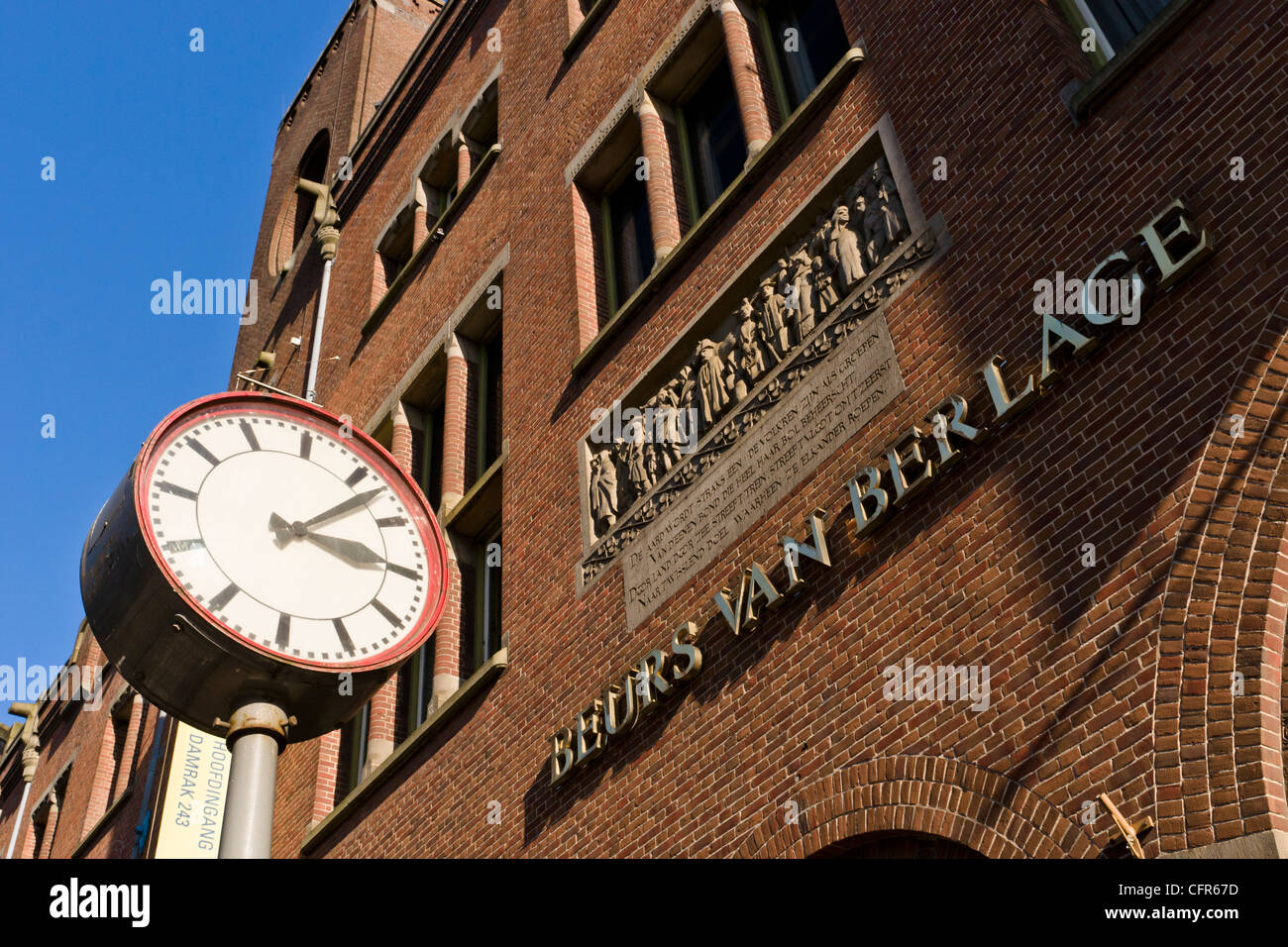 Beurs van Berlage, Amsterdam. Conçu comme l'échange des marchandises par l'architecte H.P. Berlage et construite entre 1896 et 1903. Banque D'Images