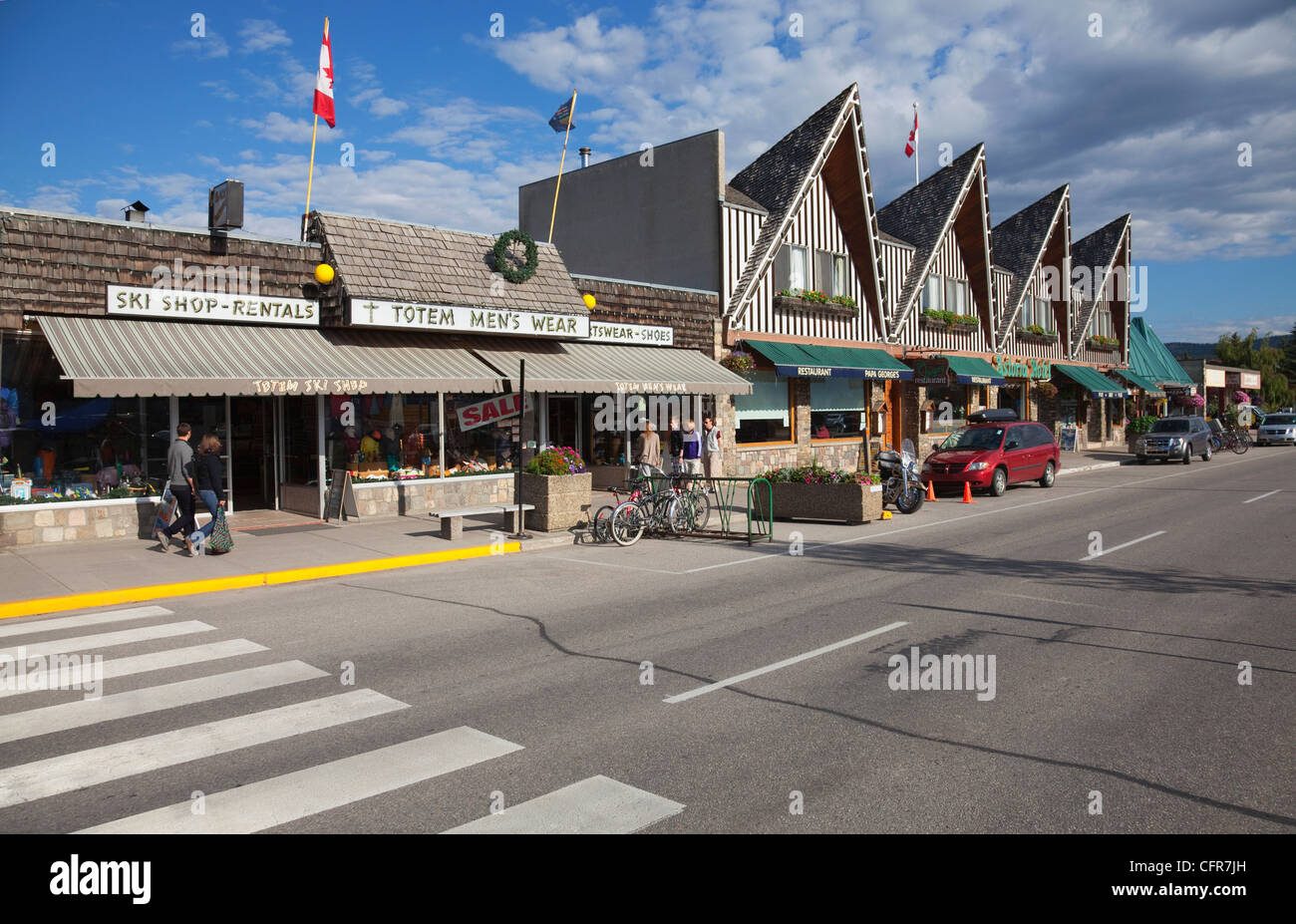 Boutiques le long du boulevard Connaught, Jasper, British Columbia, Canada, Amérique du Nord Banque D'Images