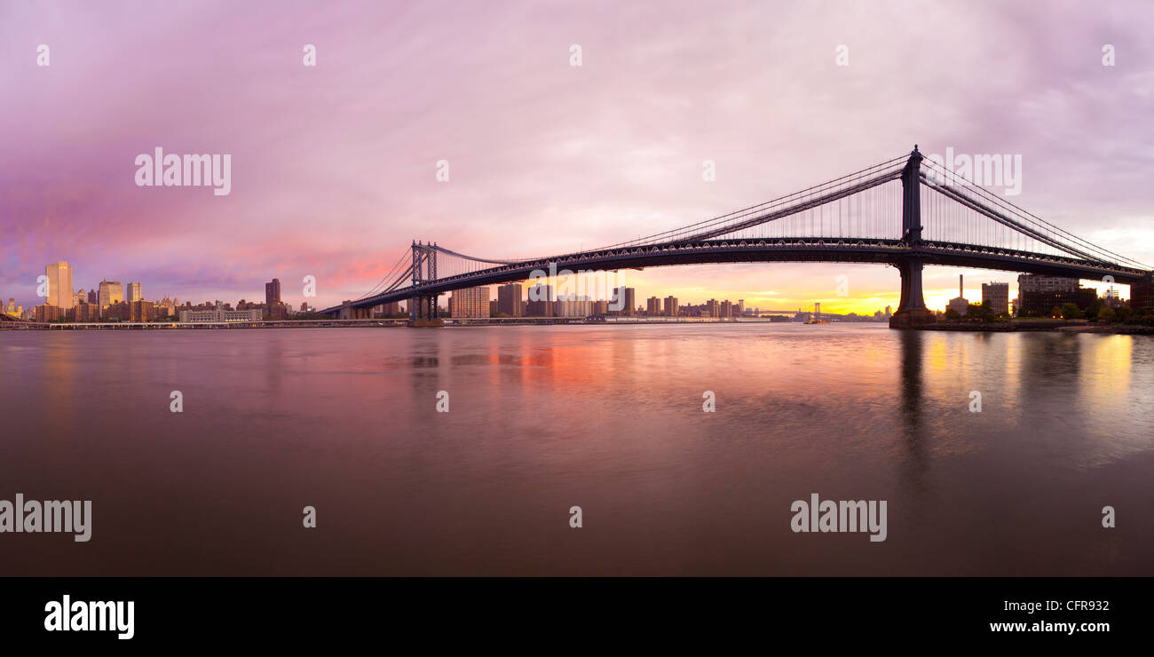 Le Brooklyn et Manhattan ponts enjambant l'East River, New York City, New York, États-Unis d'Amérique, Amérique du Nord Banque D'Images
