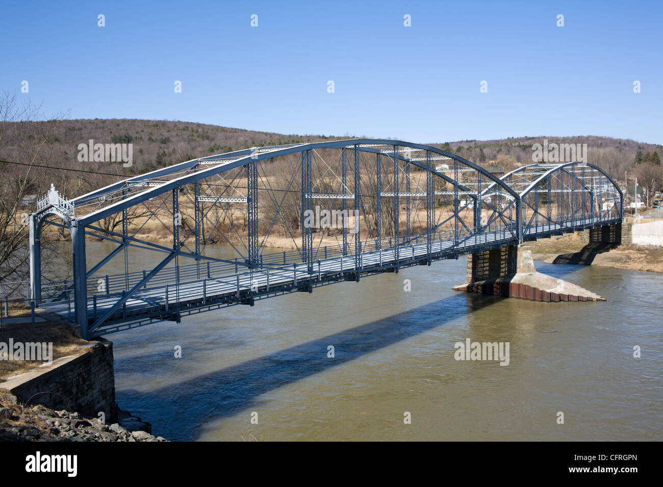 Ouaquaga, double pont en treillis lenticulaire span design, 1888, sur la rivière Susquehanna, Registre Historique National, l'État de New York Banque D'Images