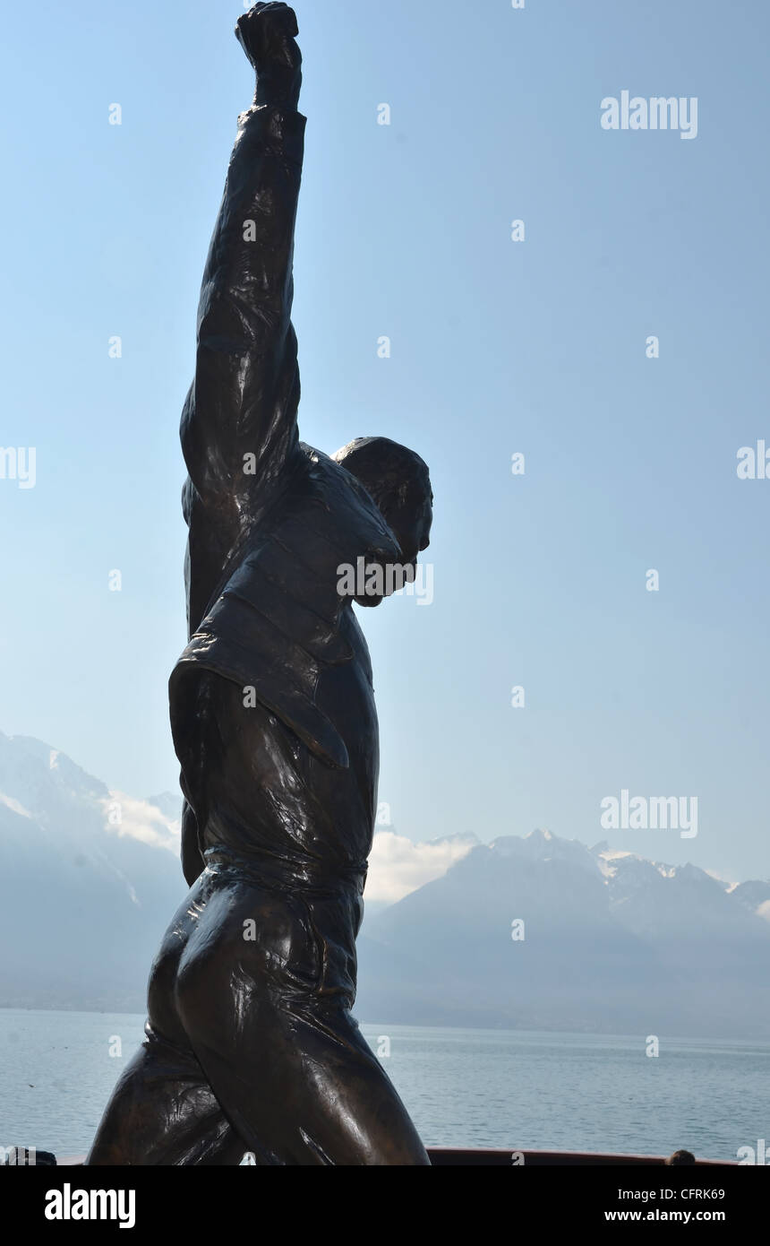 Statue de bronze érigée en l'honneur de Freddie Mercury de Queen, à Montreux, Suisse, où il a vécu Banque D'Images