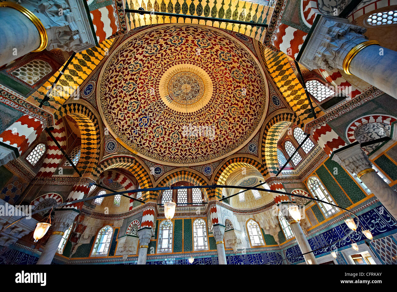 Le style ottoman İznik les carreaux en céramique de la tombe du Sultan Selim II dans la cour extérieure d'Aya Sophia. Istanbul Banque D'Images