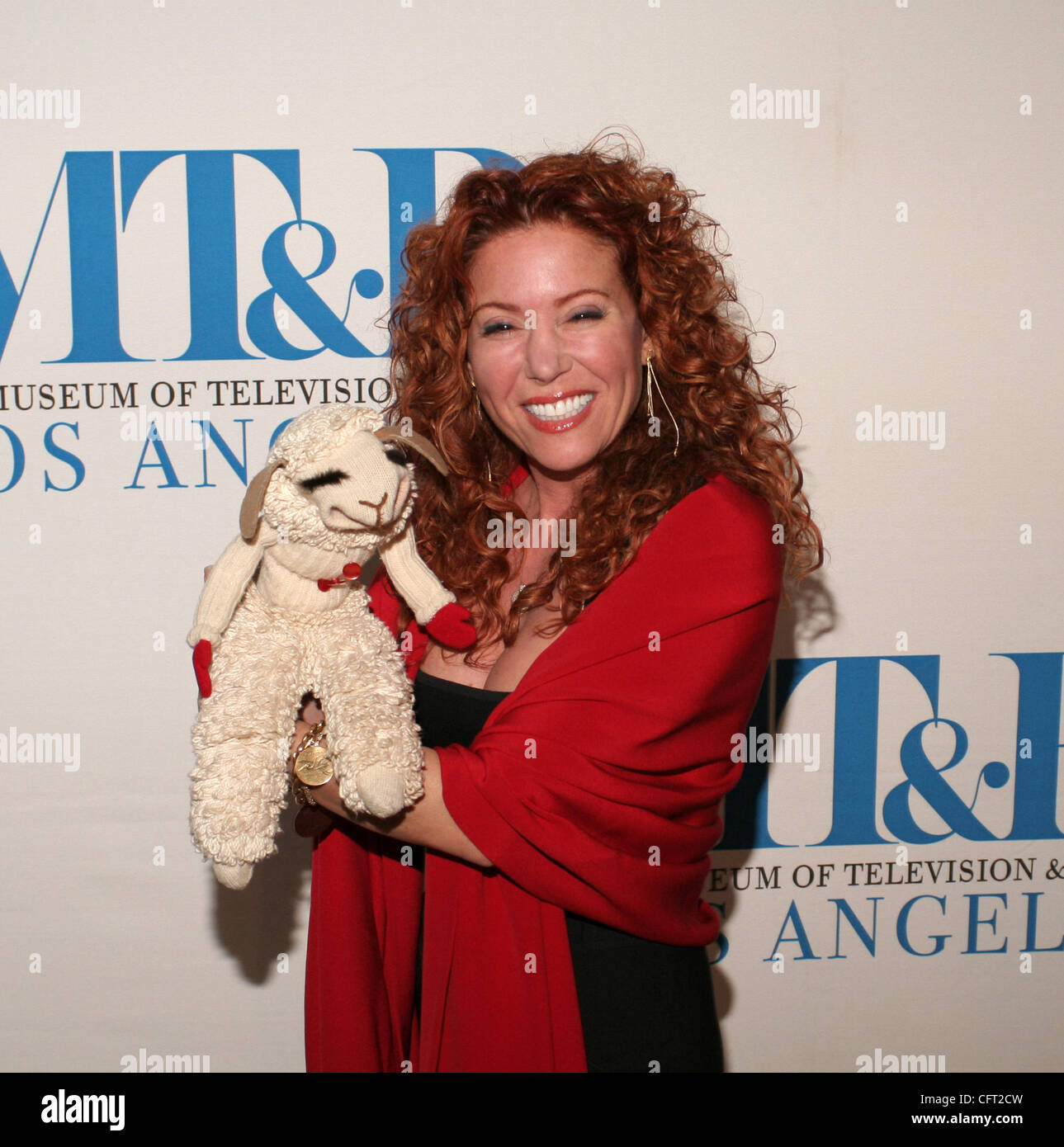 Déc 05, 2006 ; Los Angeles, CA, USA ; MALLORY LEWIS et LAMBCHOP arrive au Musée de la télévision et de la Radio à Beverly Hills pour une présentation de "il l'a fait : les femmes de la création de la télévision et radio', la célébration de l'initiative de trois ans du Musée pour saluer les femmes à la télévision et à la radio. Obligatoire Banque D'Images