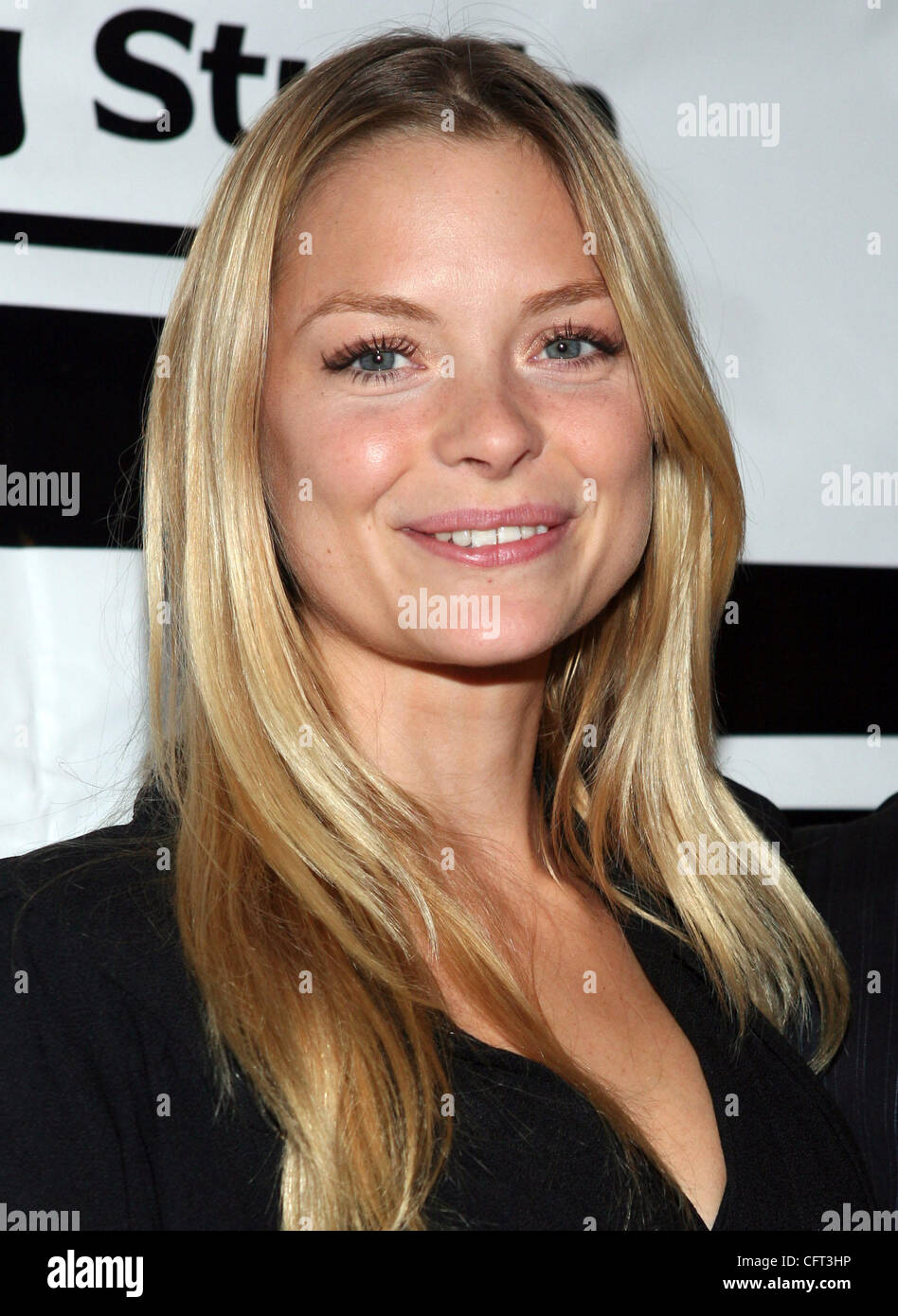 Déc 07, 2006 ; Hollywood, CA, USA ; l'actrice Jaime King arrive à la Howard Fine partie bénéficiant de project Angel food. Crédit obligatoire : Photo par Marianna Massey Jour/ZUMA Press. (©) Copyright 2006 par Marianna jour Massey Banque D'Images