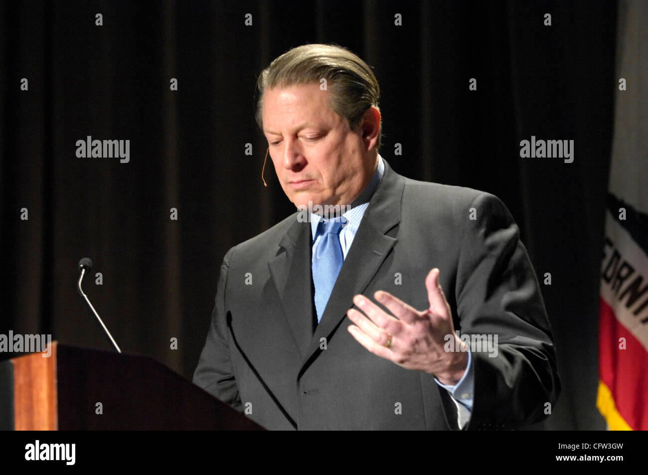 Feb 02, 2007 ; San José, USA ; Ancien Vice-président Al Gore s'adresse à un rassemblement de la Silicon Valley d'affaires et aux leaders du San Jose McEnery Convention Center, son thème : "Penser vert : stratégie économique pour le xxie siècle." Un membre du conseil d'Apple, un conseiller pour Google, et entrepr Banque D'Images