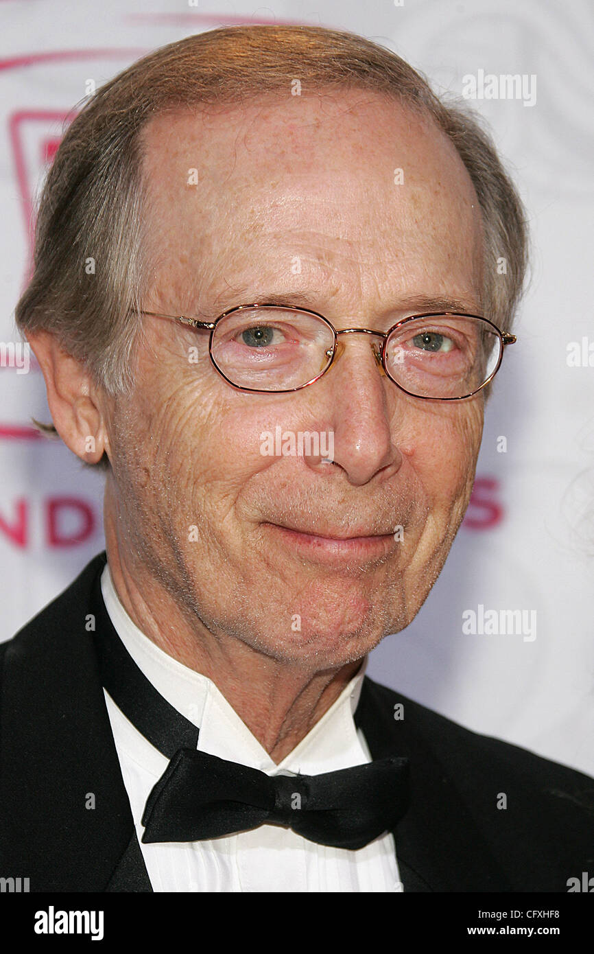© 2007 Jerome Ware/Zuma Press Acteur BERNIE KOPELL pendant les arrivées à la cinquième Conférence annuelle de TV Land Awards, qui a eu lieu à la Barker Hanger à Santa Monica, CA. Samedi, 14 mars 2007 Le Barker Hanger Santa Monica, CA Banque D'Images