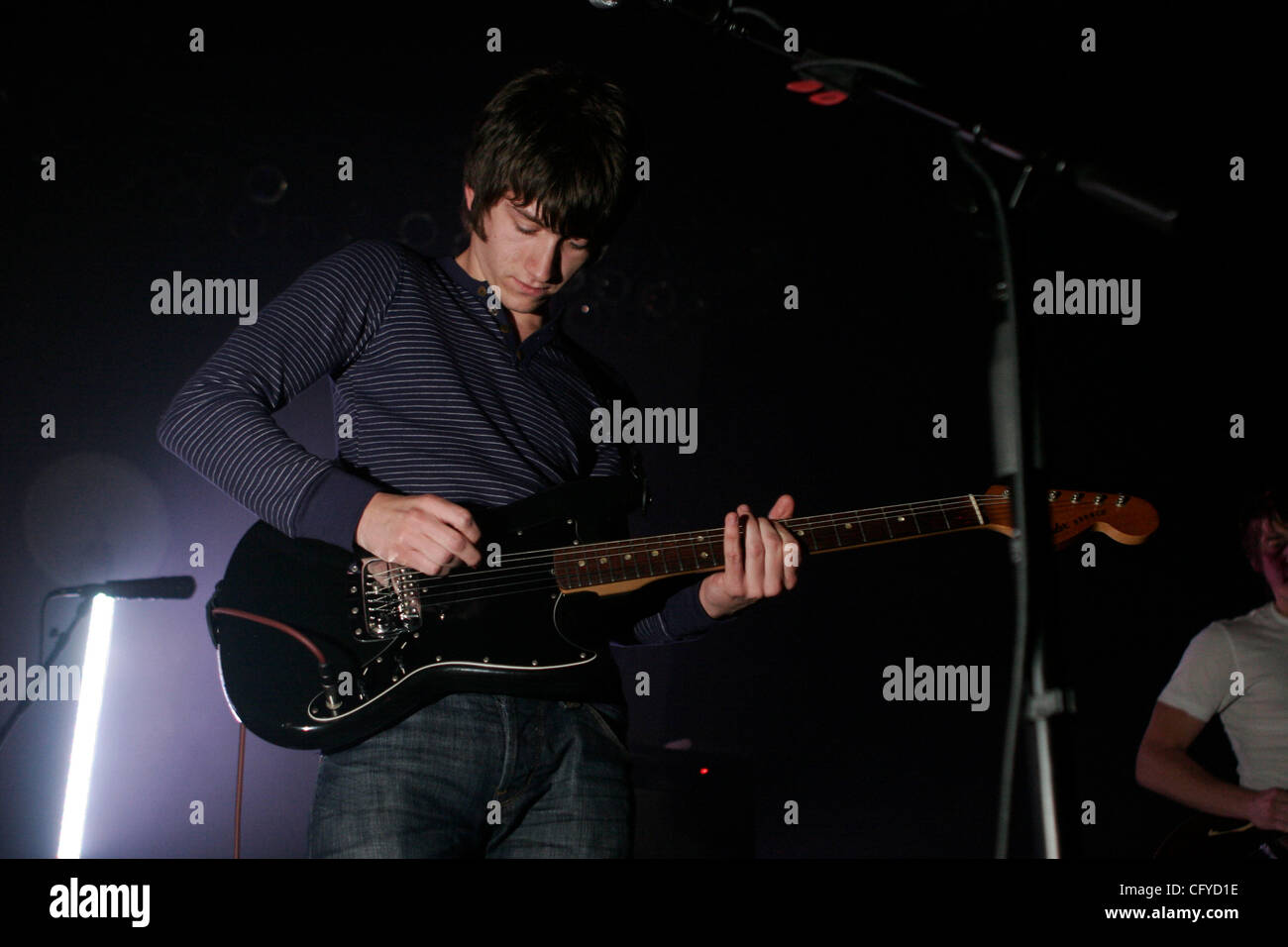 Arctic Monkeys à l'Hammerstein Ballroom le 15 mai 2007. Alex Turner -chant et à la guitare. Nick O'Malley à la basse Jamie Cook à la guitare Banque D'Images Arctic Monkeys à l'Hammerstein Ballroom le 15 mai 2007. Alex Turner -chant et à la guitare. Nick O'Malley à la basse Jamie Cook à la guitare Banque D'Images