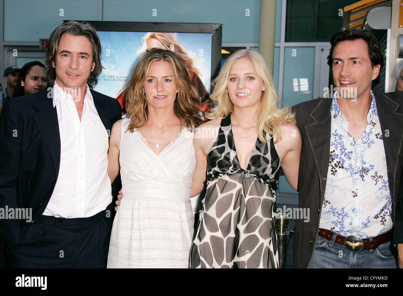 23 mai 2007 - Hollywood, Californie, USA - Cast Dermot Mulroney, Elisabeth Shue, CARLY Schroeder & ANDREW SHUE au 'Gracie' Hollywood Premiere tenue à l'ArcLight Cinema. (Crédit Image : © Lisa O'Connor/ZUMA Press) Banque D'Images 23 mai 2007 - Hollywood, Californie, USA - Cast Dermot Mulroney, Elisabeth Shue, CARLY Schroeder & ANDREW SHUE au 'Gracie' Hollywood Premiere tenue à l'ArcLight Cinema. (Crédit Image : © Lisa O'Connor/ZUMA Press) Banque D'Images
