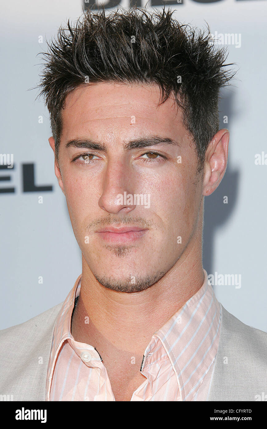 © 2007 Jerome Ware/Zuma Press Acteur Eric Balfour pendant les arrivées à l'ouverture de magasin Diesel sur Melrose Place à Los Angeles, CA. Le mercredi 30 mai 2007 Le magasin Diesel Los Angeles, CA Banque D'Images