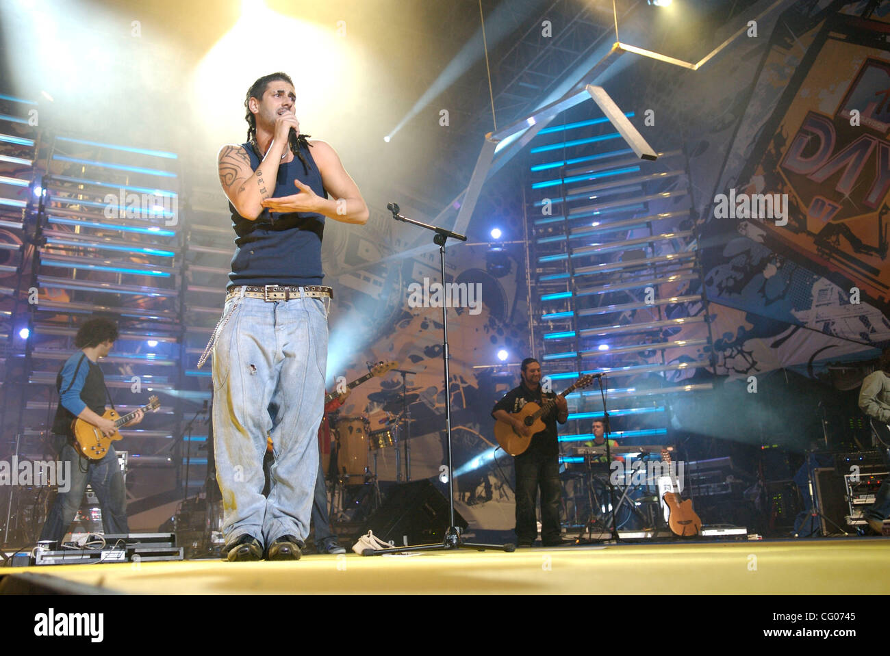 L'Espagne. Madrid. Plaza de Toros de las Ventas. Melendi pendant le concert à Madrid pour les MTV 24. Banque D'Images