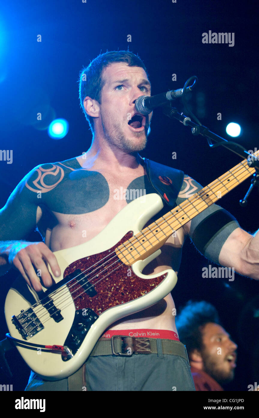 Aug 18, 2007 - San Francisco, CA, USA - Le bassiste TIM COMMERFORD de garnitures de Rage Against The Machine live au Festival Rock The Bells. (Crédit Image : © Jérôme Brunet/ZUMA Press) Banque D'Images Aug 18, 2007 - San Francisco, CA, USA - Le bassiste TIM COMMERFORD de garnitures de Rage Against The Machine live au Festival Rock The Bells. (Crédit Image : © Jérôme Brunet/ZUMA Press) Banque D'Images