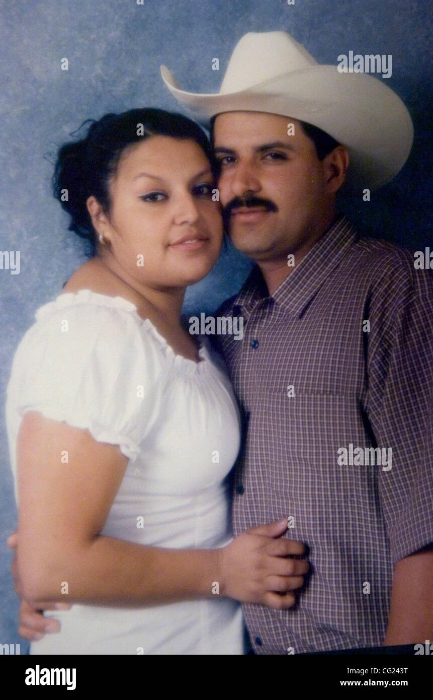 Jessica Ramirez et son mari Pedro. Grande histoire sur la manière dont les Américains à travers le pays demandent des lois du Congrès faire quelque chose au sujet de cette interdiction conjoints immigrants ou d'autres membres de la famille de 3 à 10 ans s'ils ont franchi la frontière illégalement ou ont été déportés ou ont un ordre d'expulsion. Les familles viennent de l'avant à revea Banque D'Images