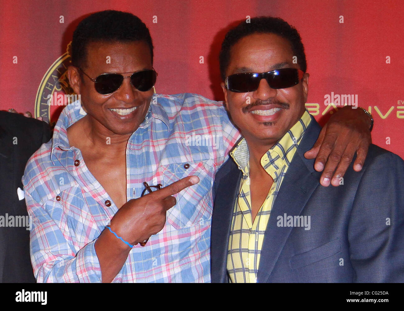 25 juillet 2011 - Los Angeles, Californie, États-Unis - Jackie Jackson, Marlon Jackson.La famille Jackson et Global Live Events Conférence de presse tenue à l'hôtel Beverly Hills, Los Angeles, CA. 25 juillet - 2011.(Image Crédit : © TLeopold ZUMAPRESS.com)/Photos/Globe Banque D'Images