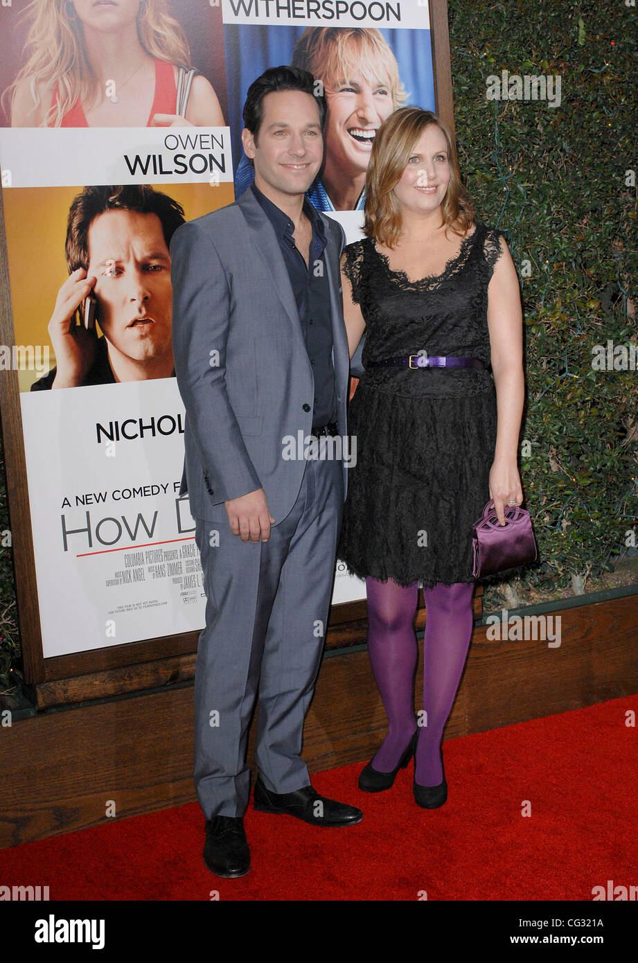 Paul Rudd avec son épouse Julie Yaeger ; la première de 'Comment savez-vous' qui s'est tenue au Regency Village Theatre de Los Angeles, Californie - 13.12.10 Banque D'Images