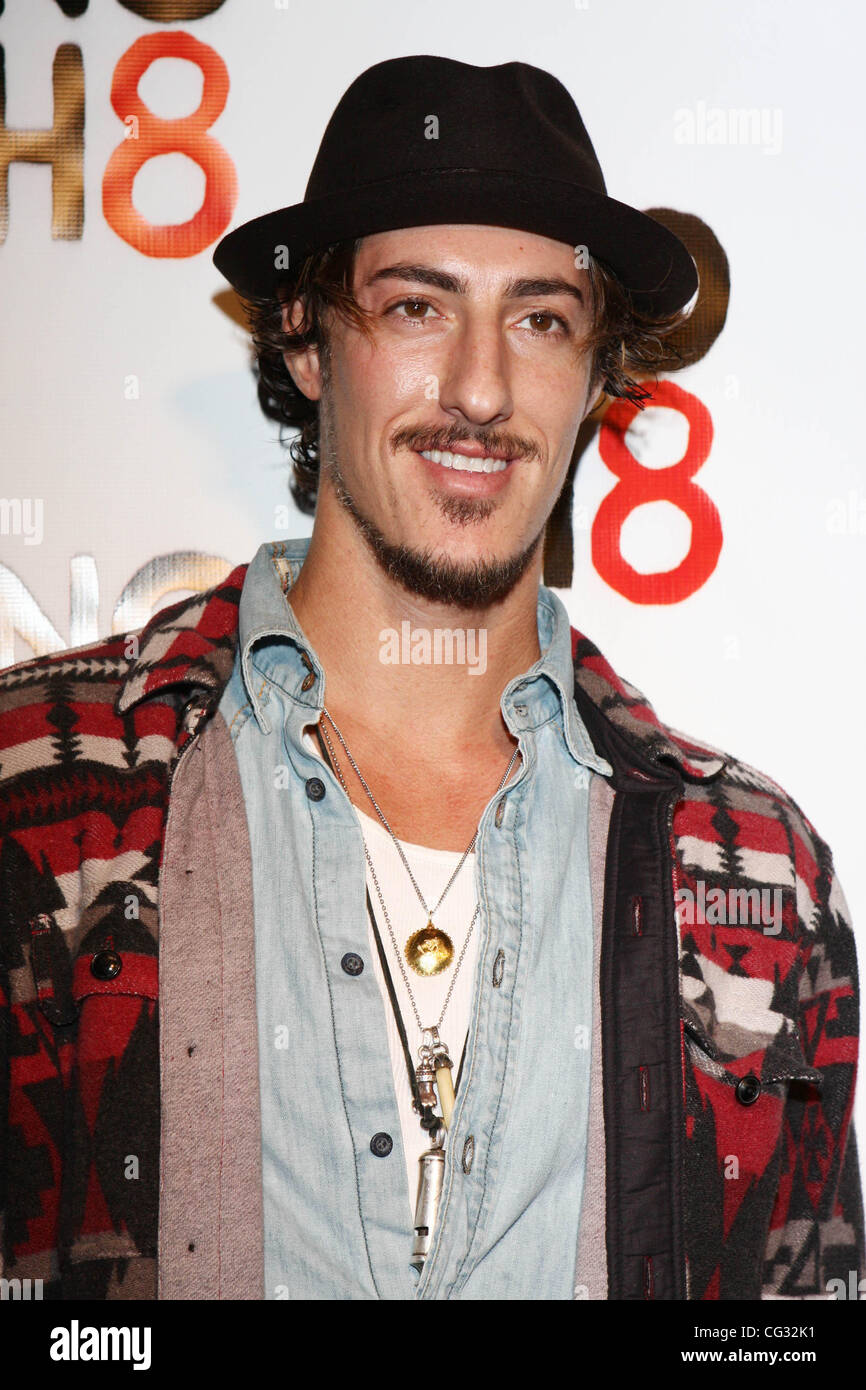 Eric Balfour Campagne NOH8 2ème anniversaire célébration tenue à Wonderland Hollywood, Californie - 13.12.10 Banque D'Images