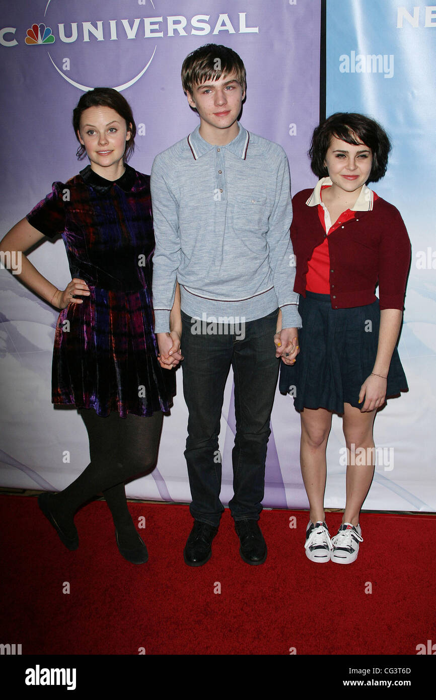 Sarah Ramos, Mae Whitman et Miles Heizer NBC Universal 2011 TCA Winter Press Tour All-Star party qui a eu lieu à à l'hôtel Langham Huntington, Pasadena, Californie - 13.01.11 Banque D'Images