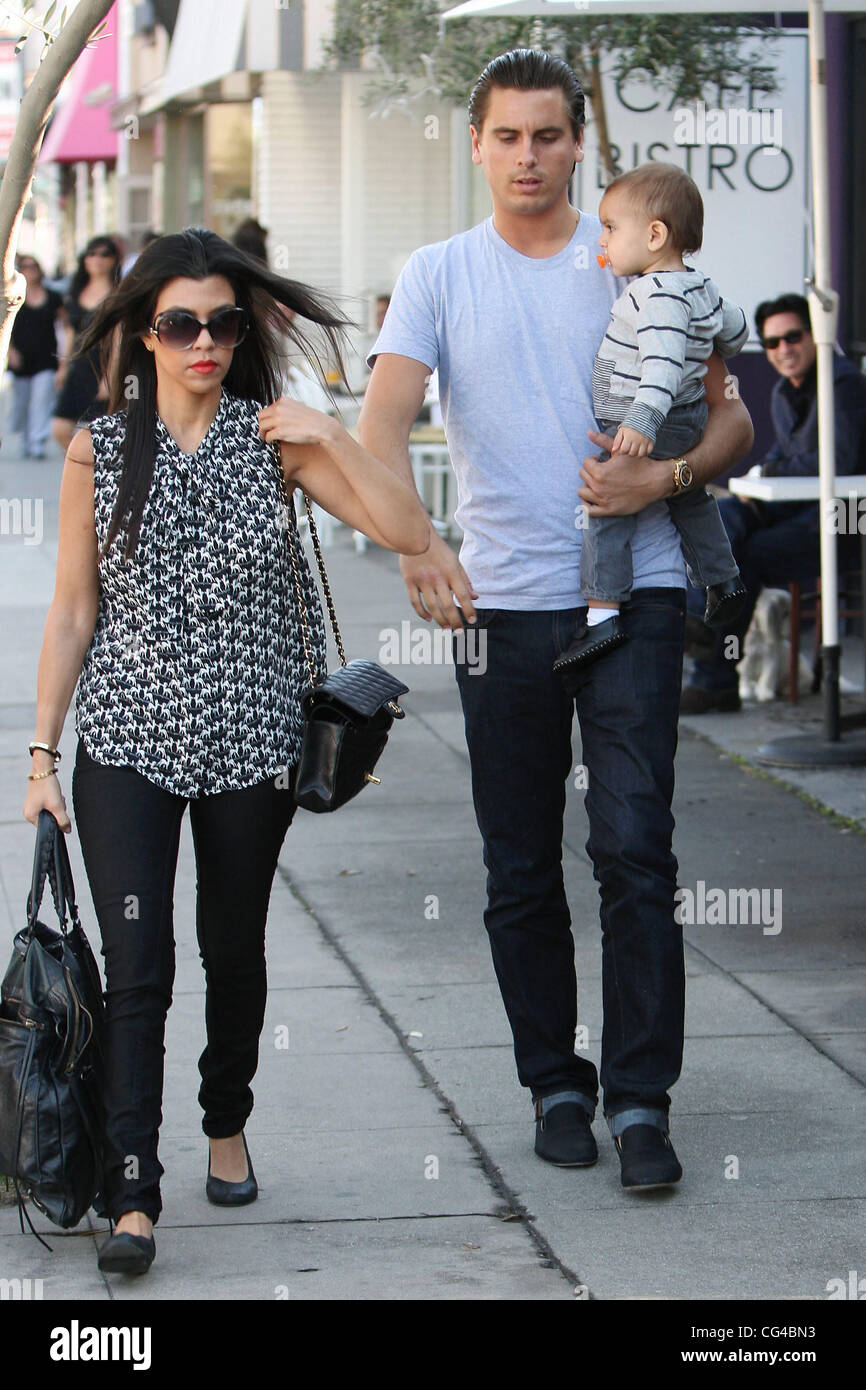 Kourtney Kardashian, Scott Disick et leur fils Mason Dash Disick dehors
